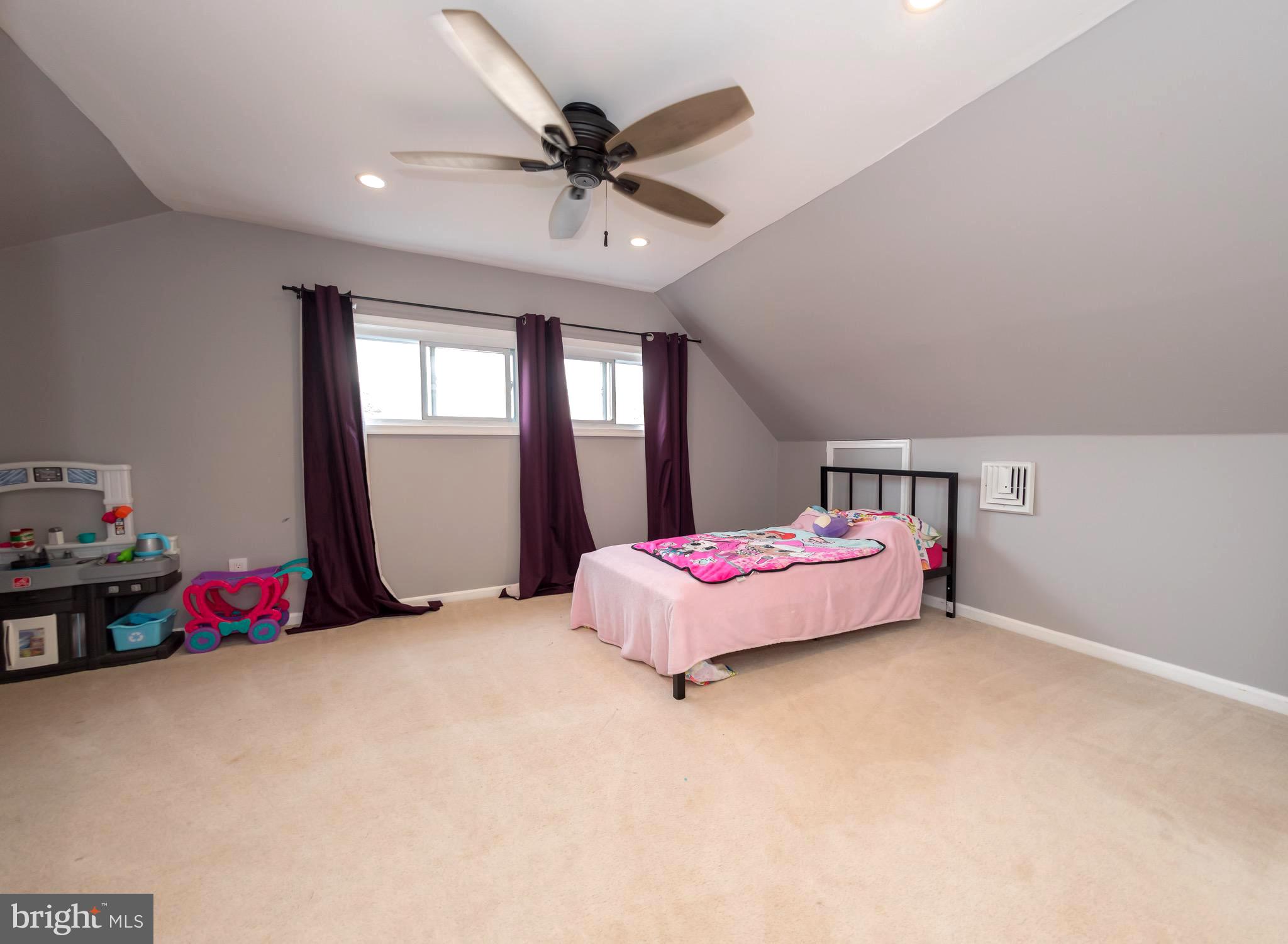 32 Winding Road Levittown, PA 19057 - Photo 22 of 41 Gallery Image 22