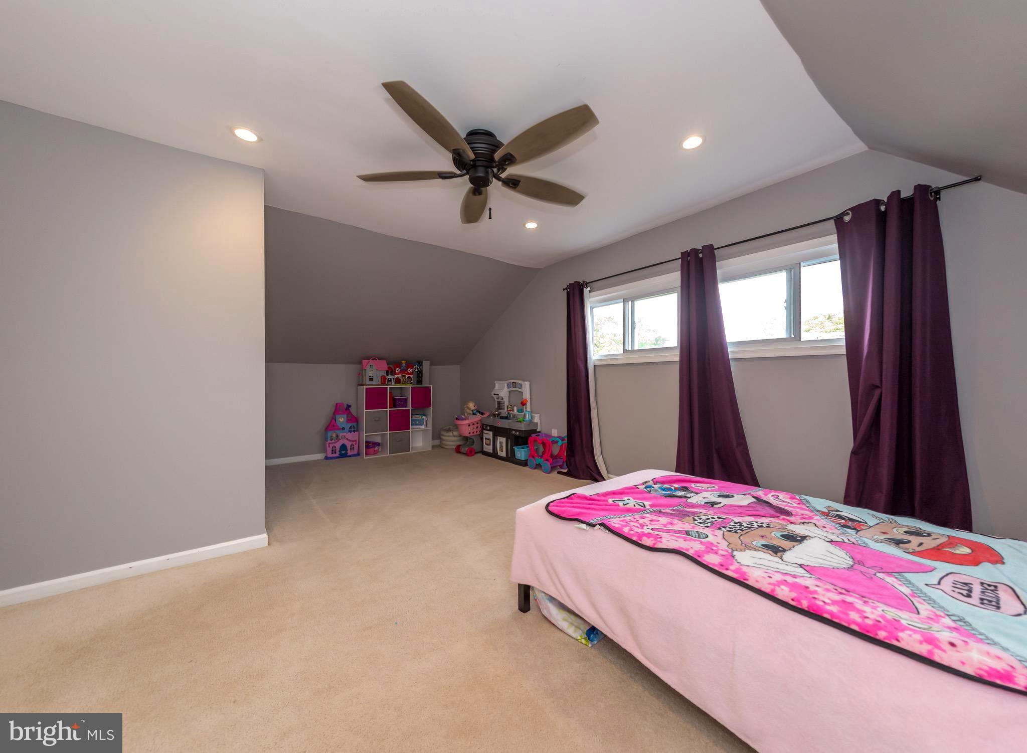 32 Winding Road Levittown, PA 19057 - Photo 23 of 41 Gallery Image 23
