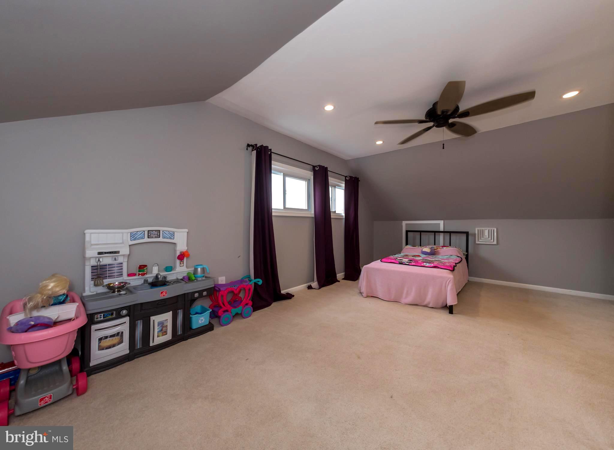 32 Winding Road Levittown, PA 19057 - Photo 26 of 41 Gallery Image 26