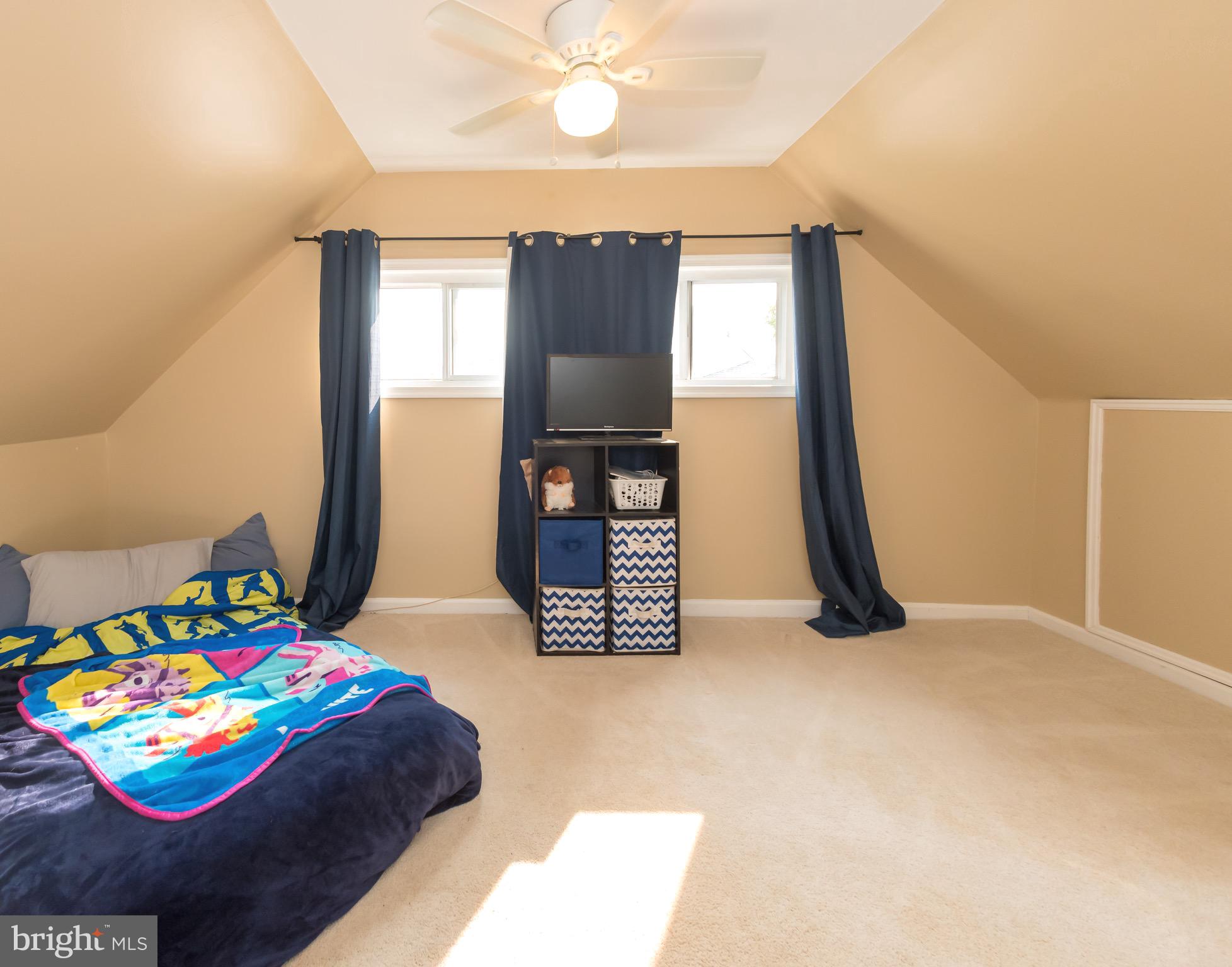 32 Winding Road Levittown, PA 19057 - Photo 34 of 41 Gallery Image 34