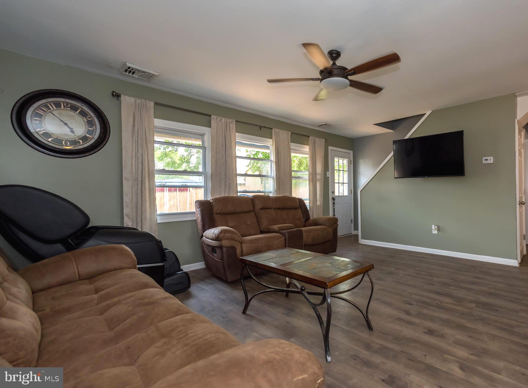 32 Winding Road Levittown, PA 19057 - Photo 8 of 41 Gallery Image 8