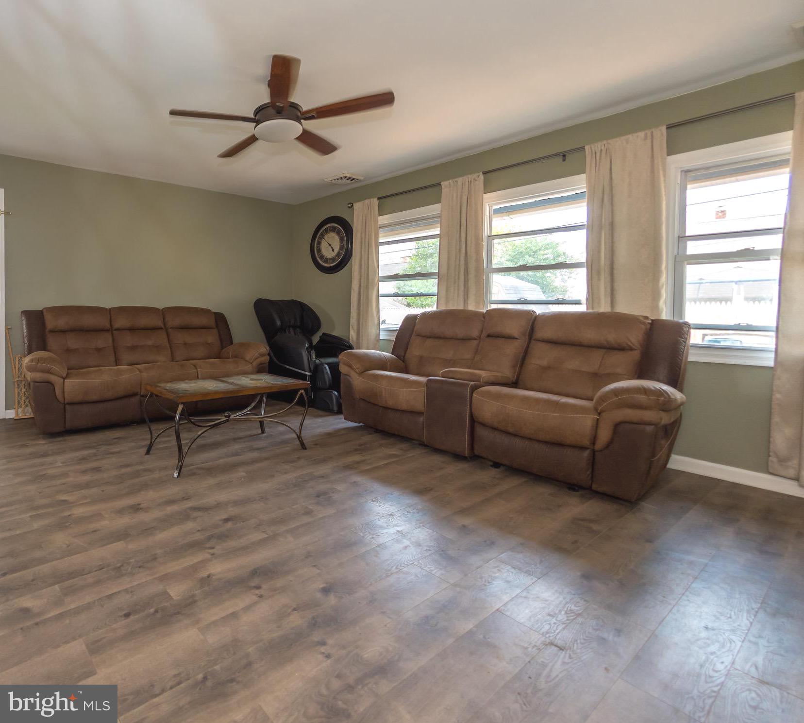 32 Winding Road Levittown, PA 19057 - Photo 9 of 41 Gallery Image 9