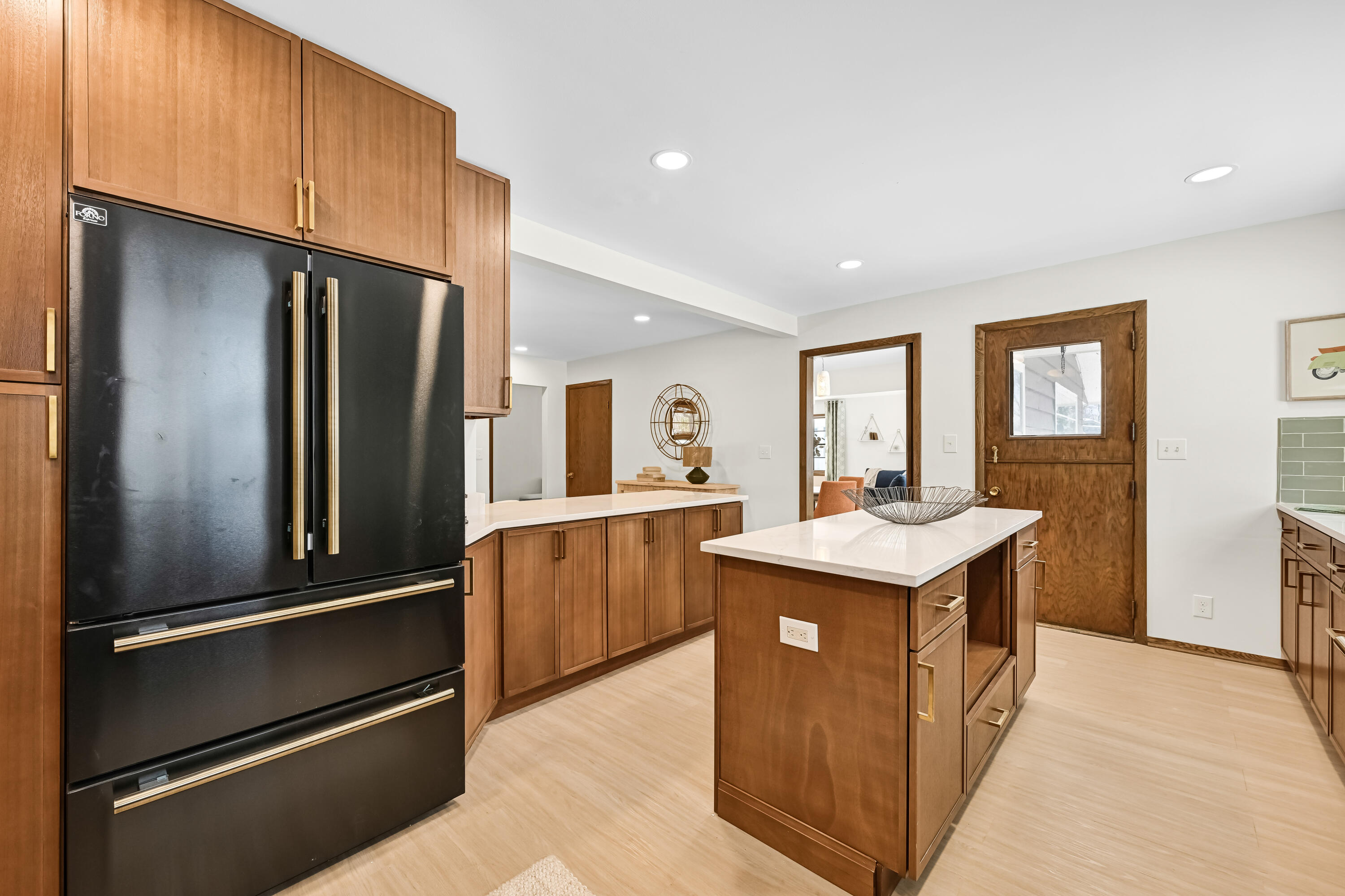 7711 North Van Dyke Road Fox Point, WI 53217 - Photo 6 of 24 Super Cute Kitchen