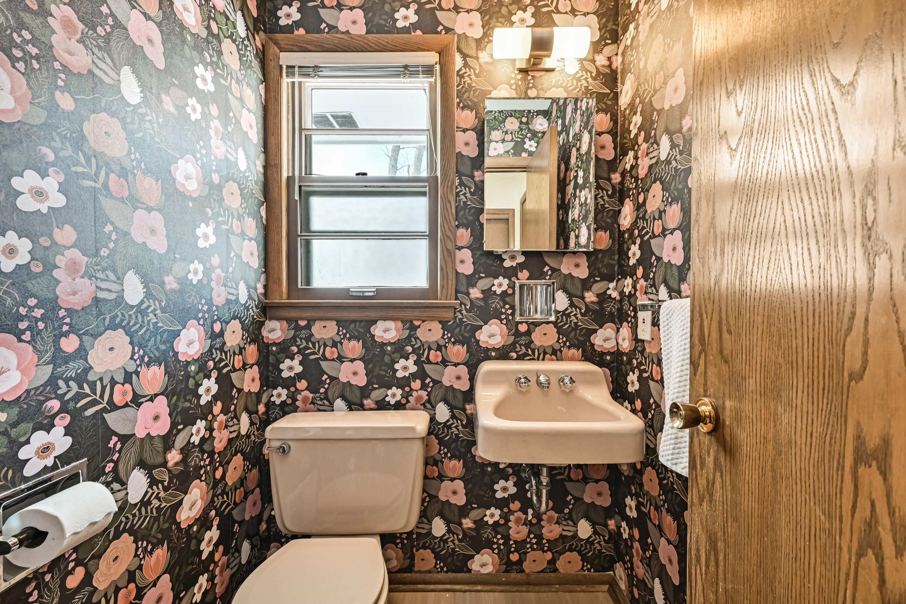 7711 North Van Dyke Road Fox Point, WI 53217 - Photo 10 of 24 Pretty in Pink