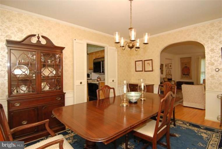 8221 Riding Ridge Place McLean, VA 22102 - Photo 5 of 18 Dining Room