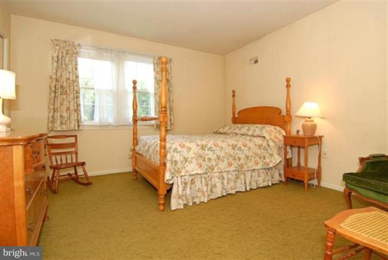 8221 Riding Ridge Place McLean, VA 22102 - Photo 10 of 18 Bedroom #2