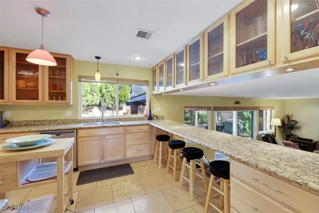 $3,150 | 5844 Buhl Court, Las Vegas, NV 89103