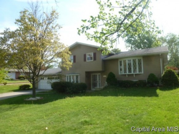 1942 Hawthorne Drive Decatur, IL 62521 - Photo 1 of 19