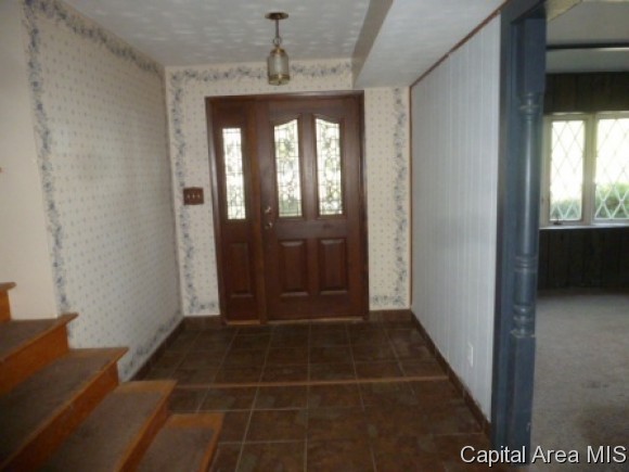 1942 Hawthorne Drive Decatur, IL 62521 - Photo 4 of 19