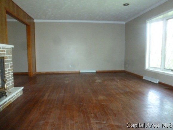 1942 Hawthorne Drive Decatur, IL 62521 - Photo 6 of 19