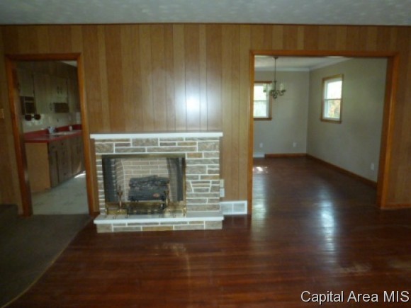 1942 Hawthorne Drive Decatur, IL 62521 - Photo 8 of 19