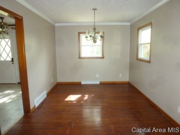 1942 Hawthorne Drive Decatur, IL 62521 - Photo 9 of 19