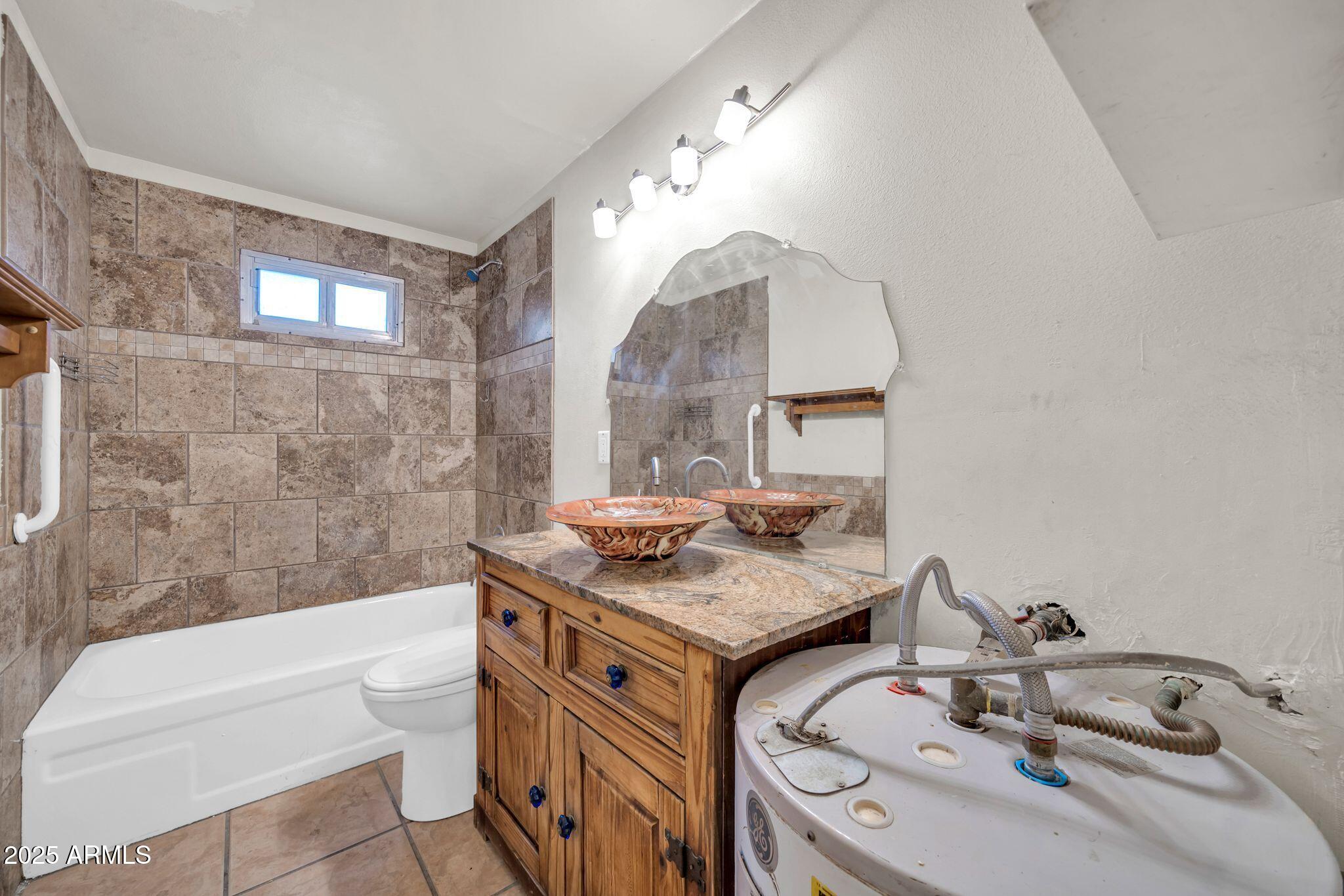 7405 West Monte Vista Road Phoenix, AZ 85035 - Photo 14 of 28 7405 W Monte Vista Rd-16