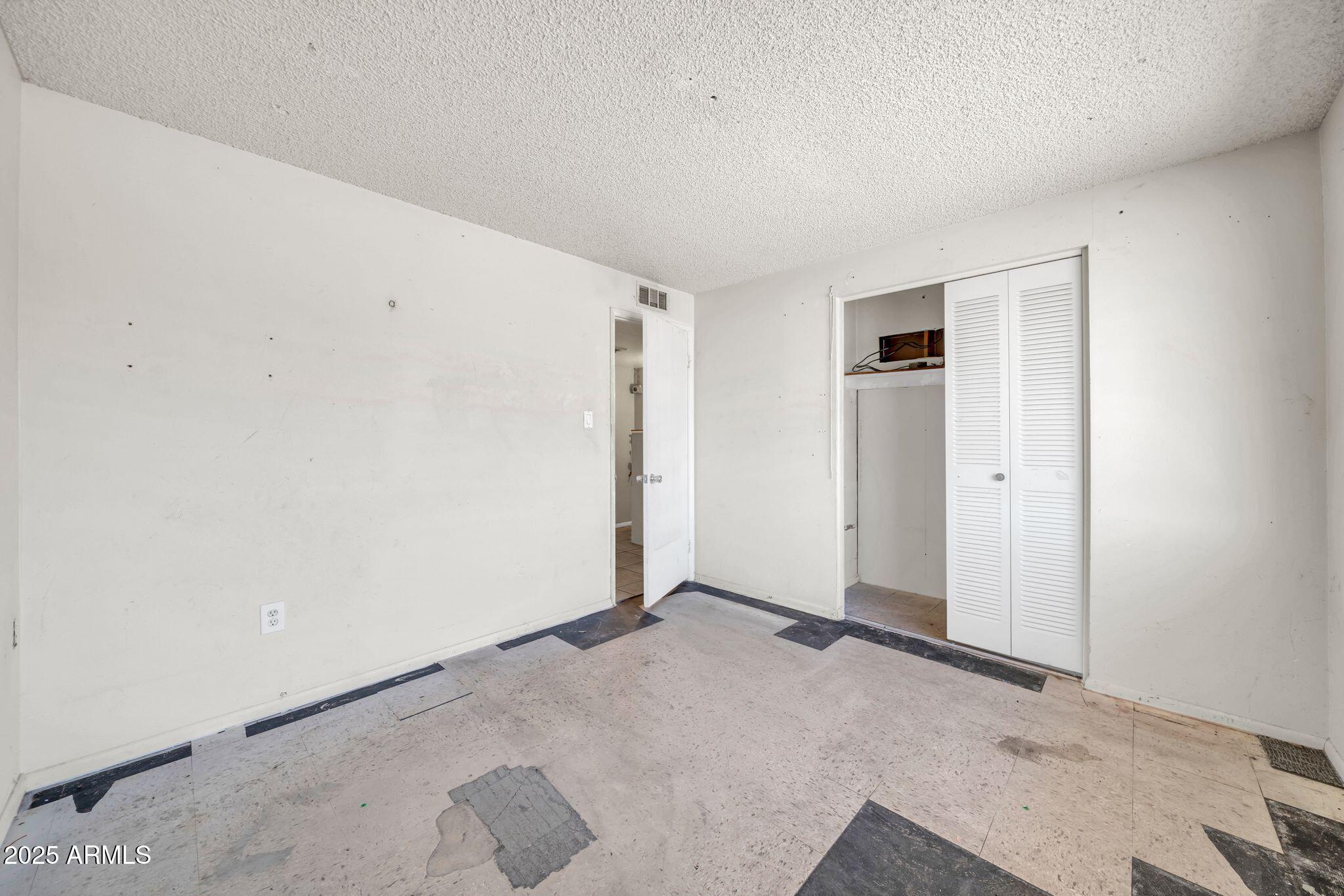 7405 West Monte Vista Road Phoenix, AZ 85035 - Photo 15 of 28 7405 W Monte Vista Rd-17