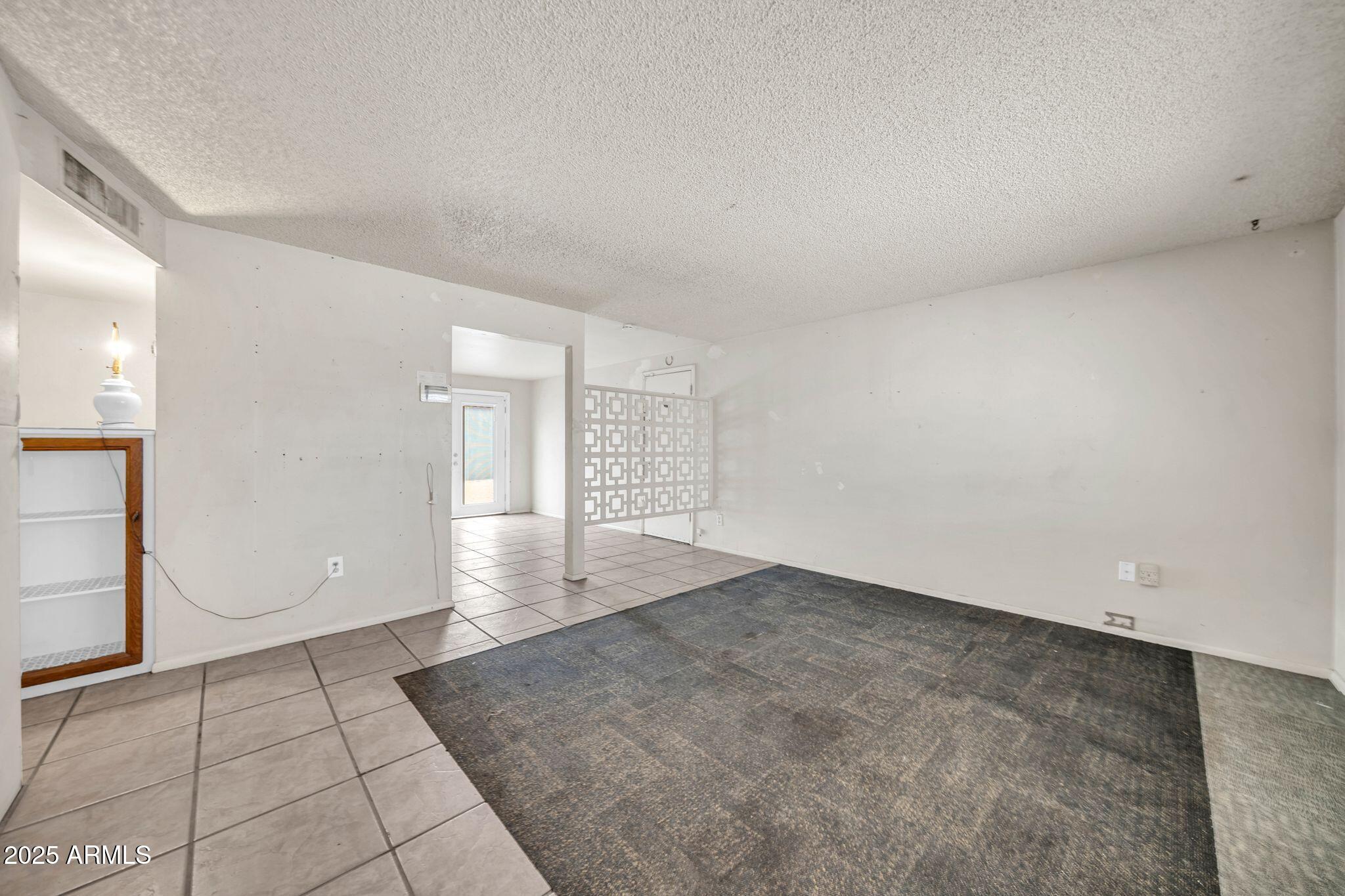7405 West Monte Vista Road Phoenix, AZ 85035 - Photo 5 of 28 7405 W Monte Vista Rd-5