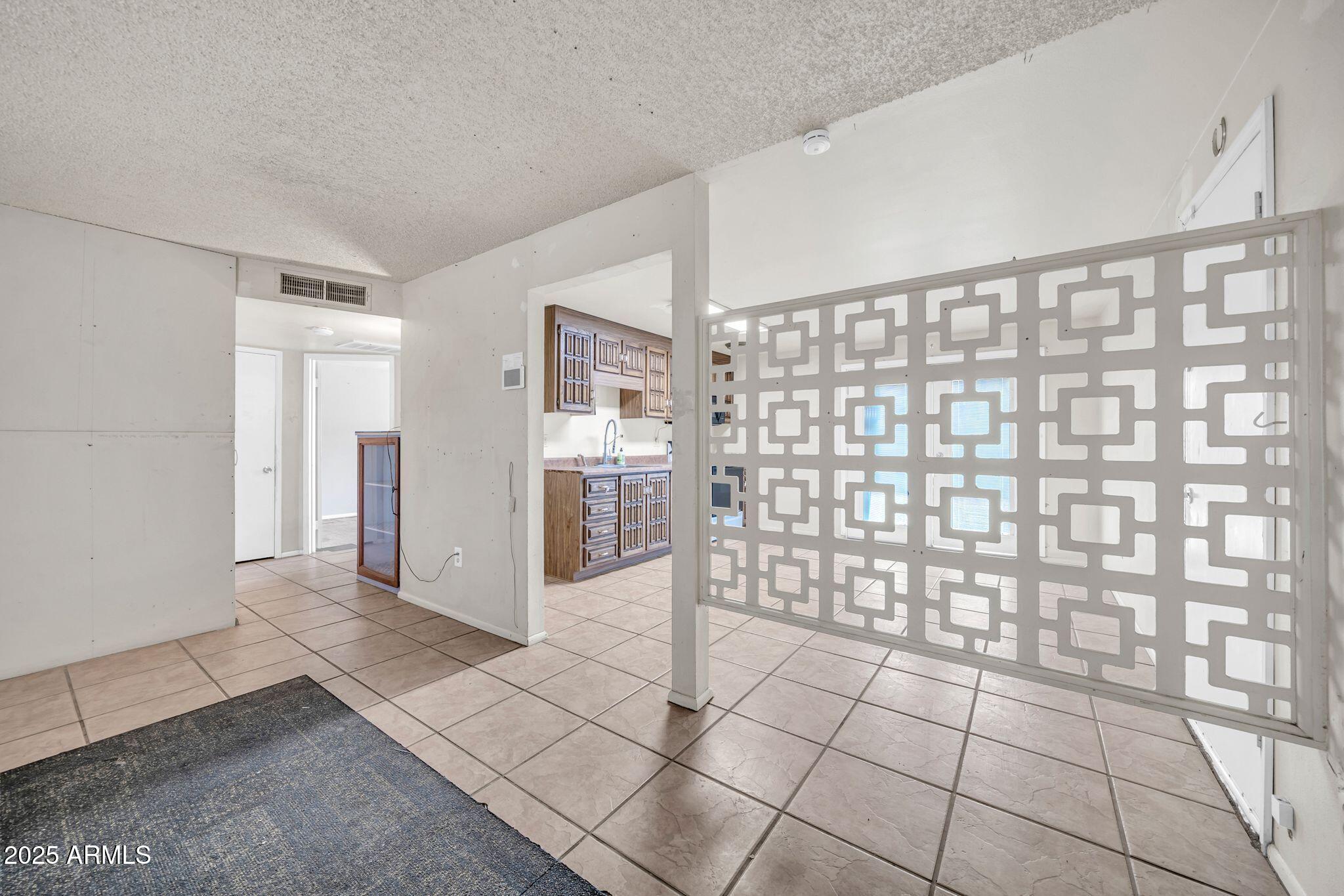7405 West Monte Vista Road Phoenix, AZ 85035 - Photo 8 of 28 7405 W Monte Vista Rd-10