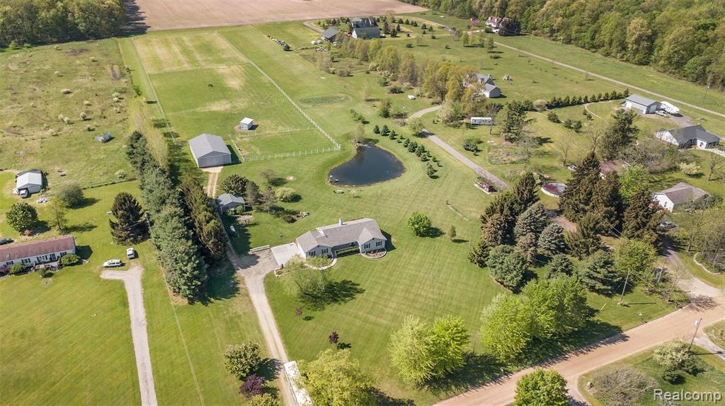 9795 Crofoot Road Fowlerville, MI 48836 - Photo 4 of 36 Gallery Image 4
