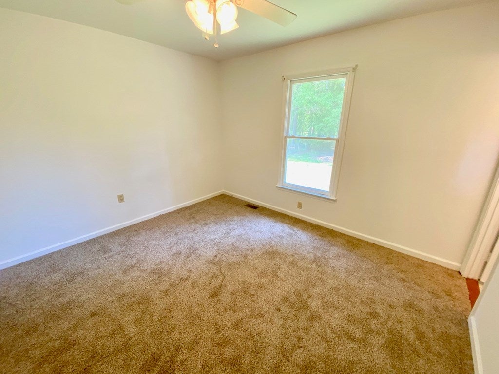 121 Johnny Road Blackstone, VA 23824 - Photo 9 of 25 Gallery Image 9