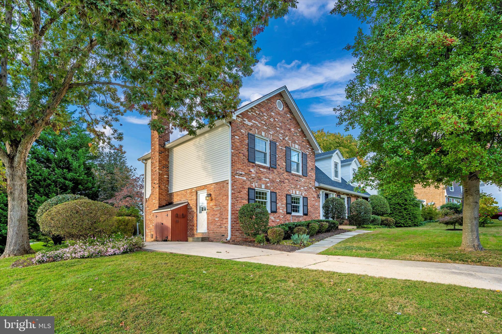 8607 Postoak Road Rockville, MD 20854 - Photo 3 of 43 Gallery Image 3