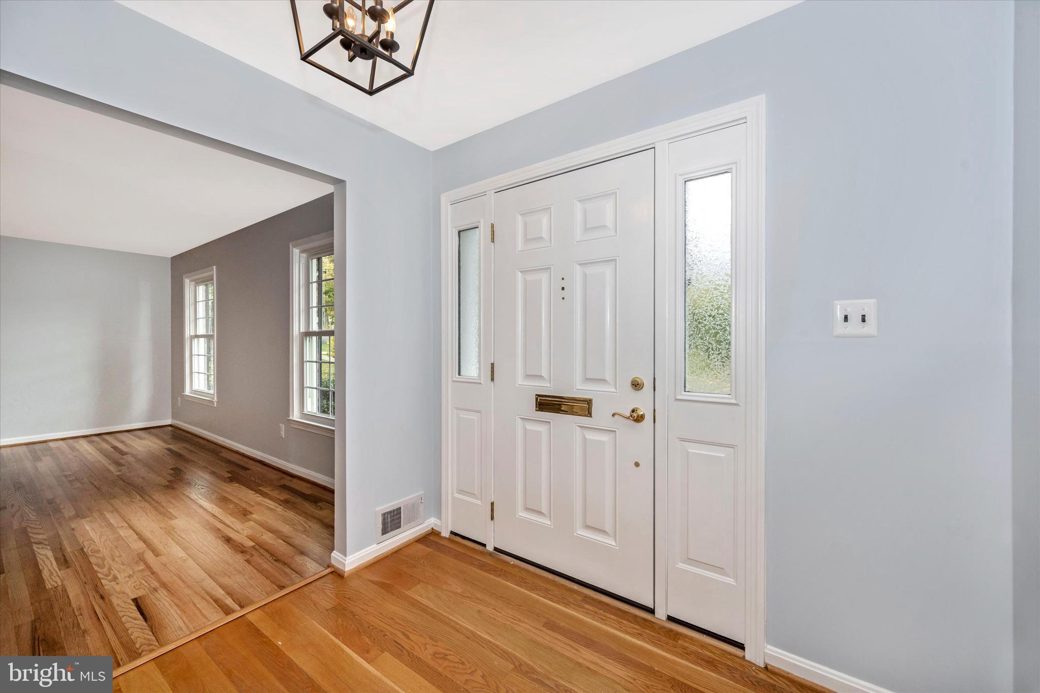 8607 Postoak Road Rockville, MD 20854 - Photo 5 of 43 Gallery Image 5