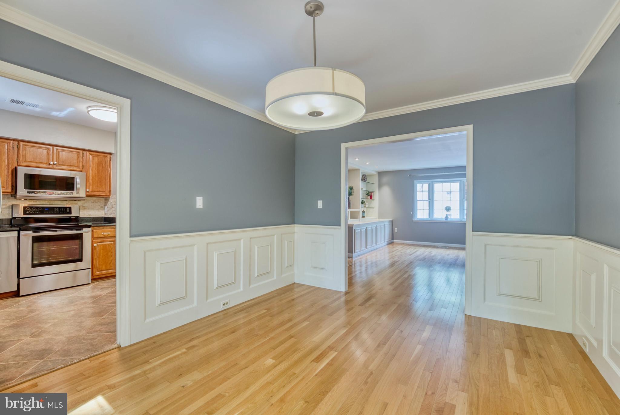 11719 Dry River Court Reston, VA 20191 - Photo 7 of 44 Dining Rom with custom molding