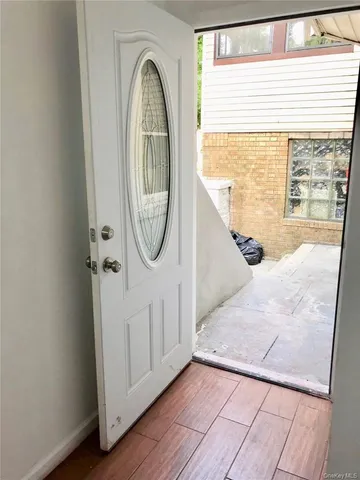 $1,050,000 | 1823 Amethyst Street | Van Nest