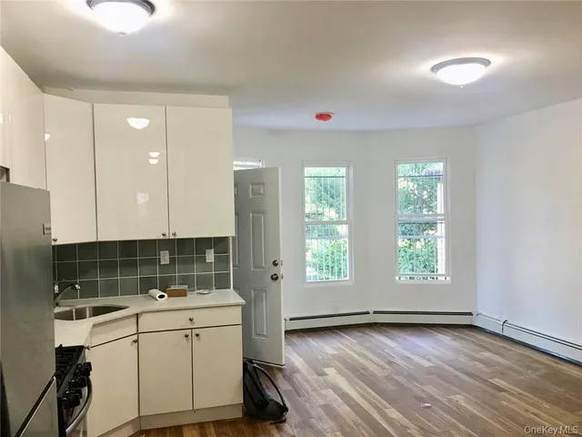 $1,050,000 | 1823 Amethyst Street | Van Nest