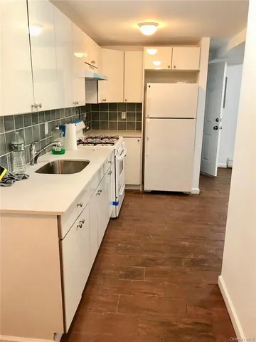 $1,050,000 | 1823 Amethyst Street | Van Nest