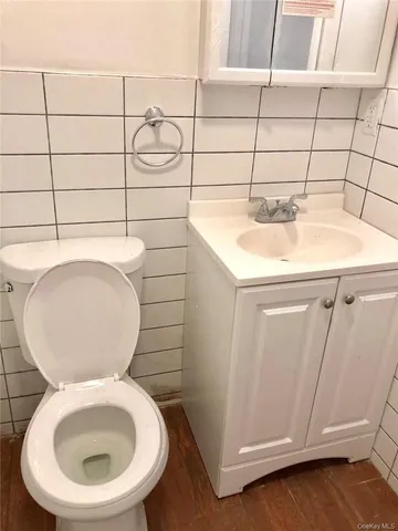 $1,050,000 | 1823 Amethyst Street | Van Nest