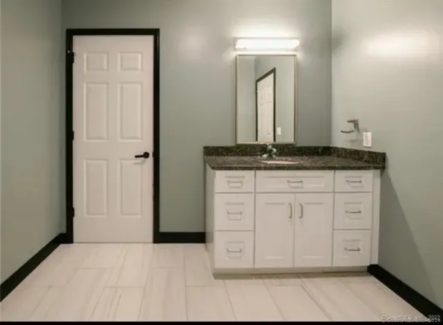 $1,650 | 77 Whiting Street, Unit 2B, Plainville, CT 06062