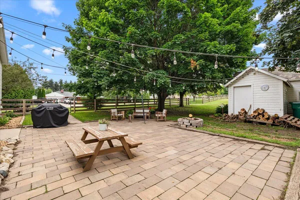 $599,900 | 613 County H, Farmington, WI 53021