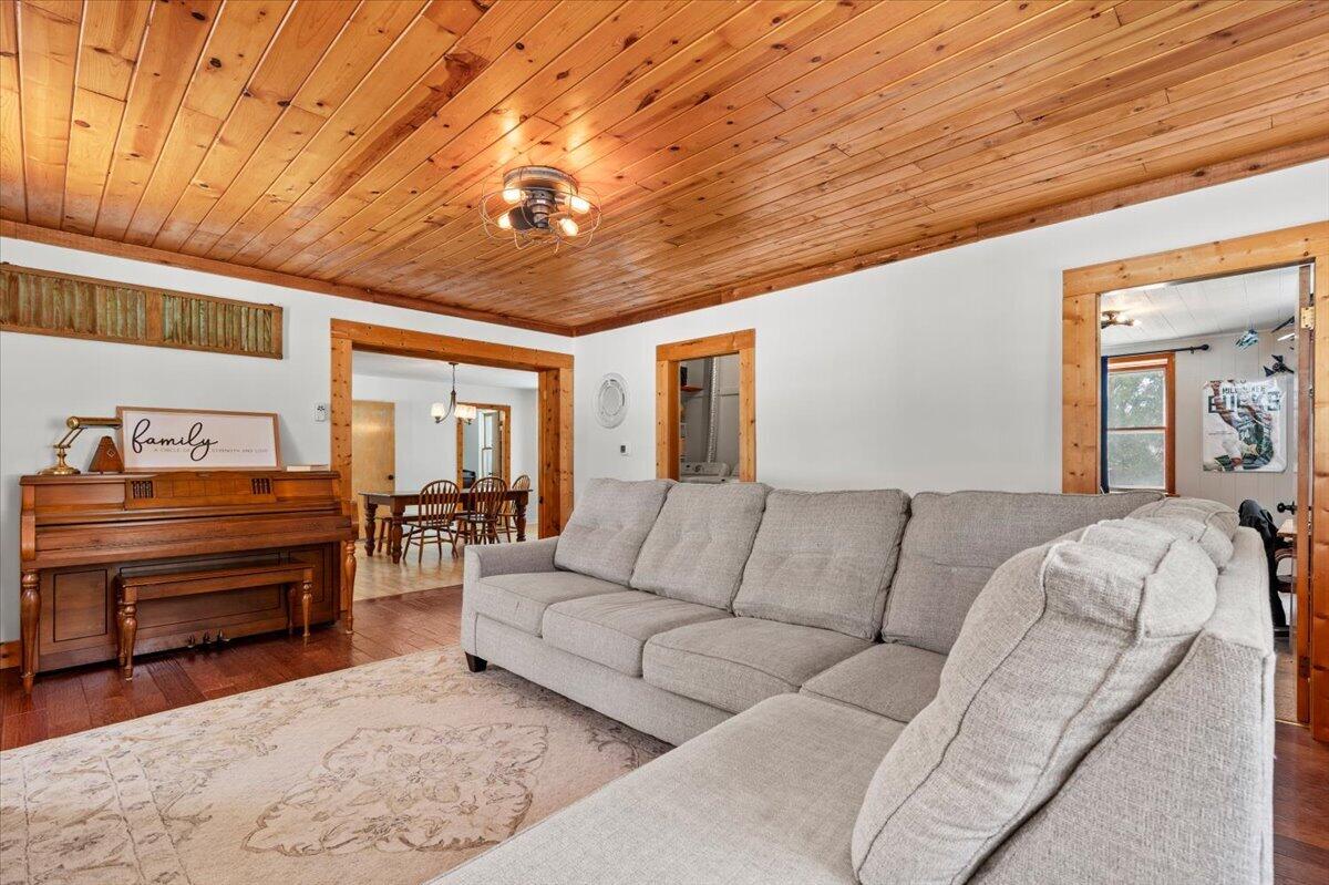 613 County H Farmington, WI 53021 - Photo 4 of 61 13-Co Rd H-13