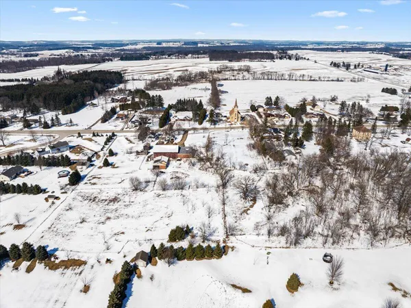 $599,900 | 613 County H, Farmington, WI 53021