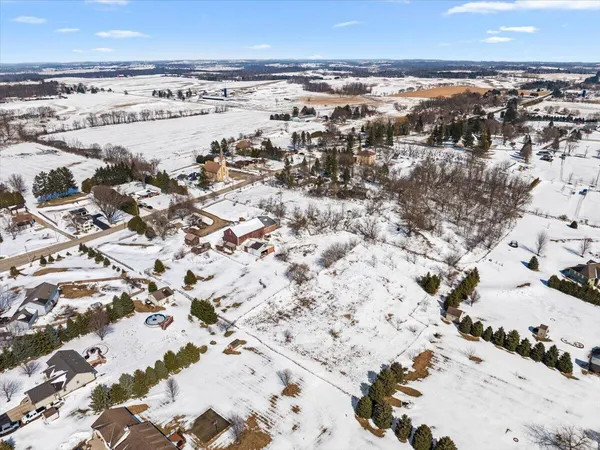 $599,900 | 613 County H, Farmington, WI 53021
