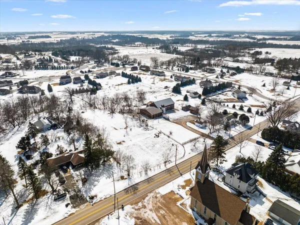 $599,900 | 613 County H, Farmington, WI 53021