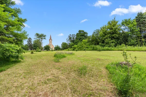 $599,900 | 613 County H, Farmington, WI 53021