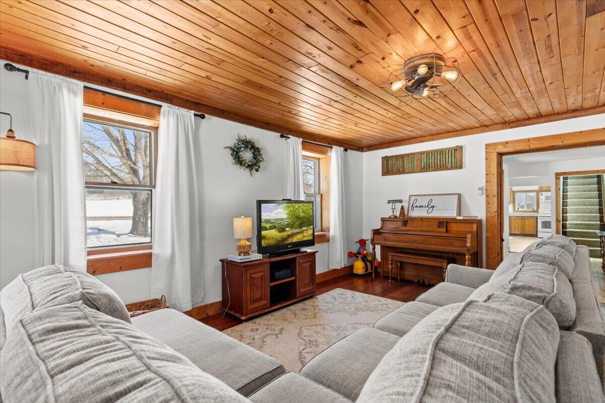 613 County H Farmington, WI 53021 - Photo 8 of 61 12-Co Rd H-12