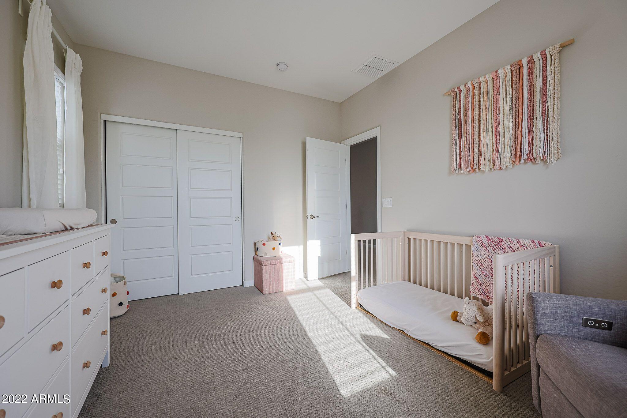 690 North Sparrow Court Gilbert, AZ 85234 - Photo 15 of 22 MlyutP8I