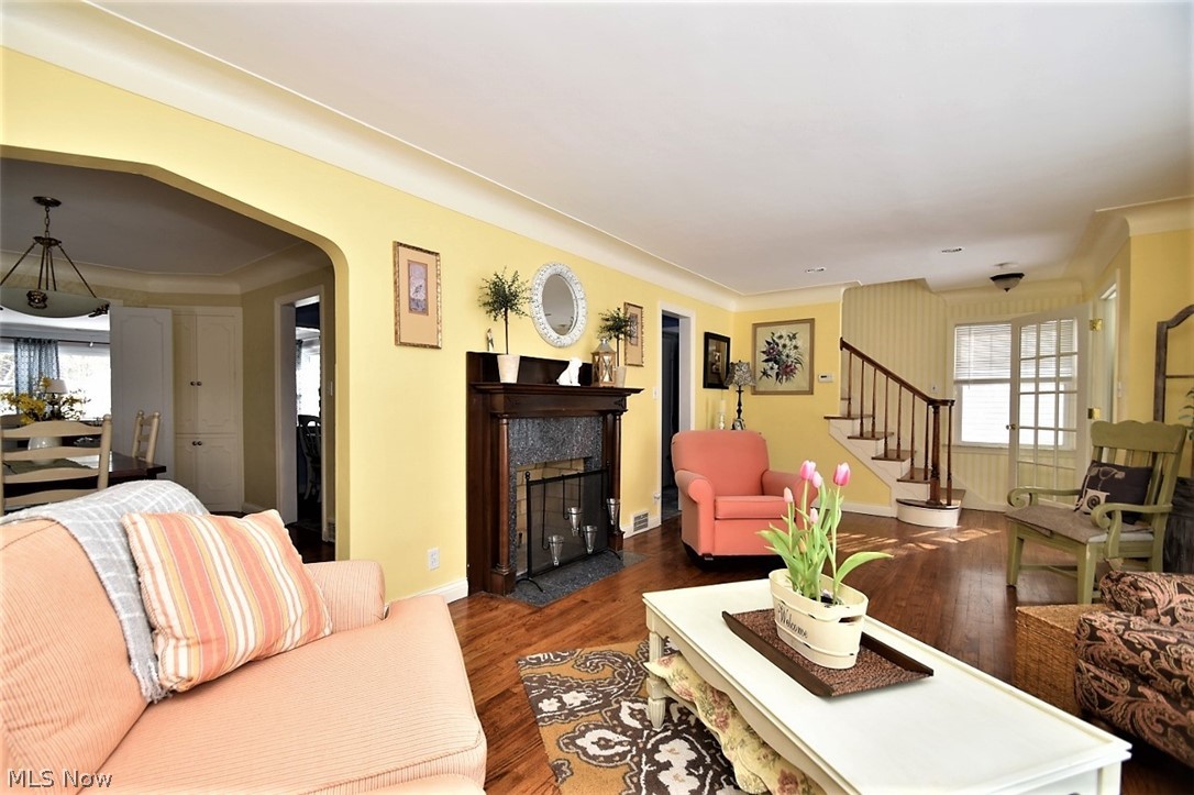 2619 Milton Road Cleveland, OH 44118 - Photo 4 of 24 Gallery Image 4