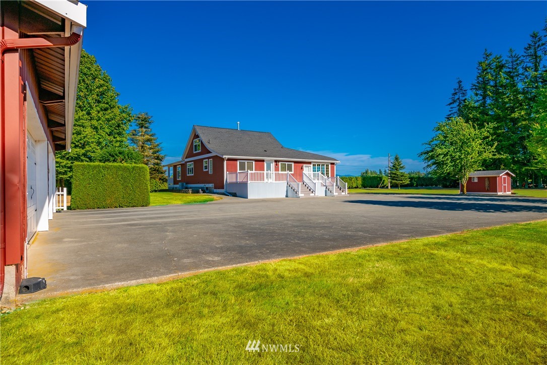 8293 Bob Hall Road Lynden, WA 98264 - Photo 13 of 40