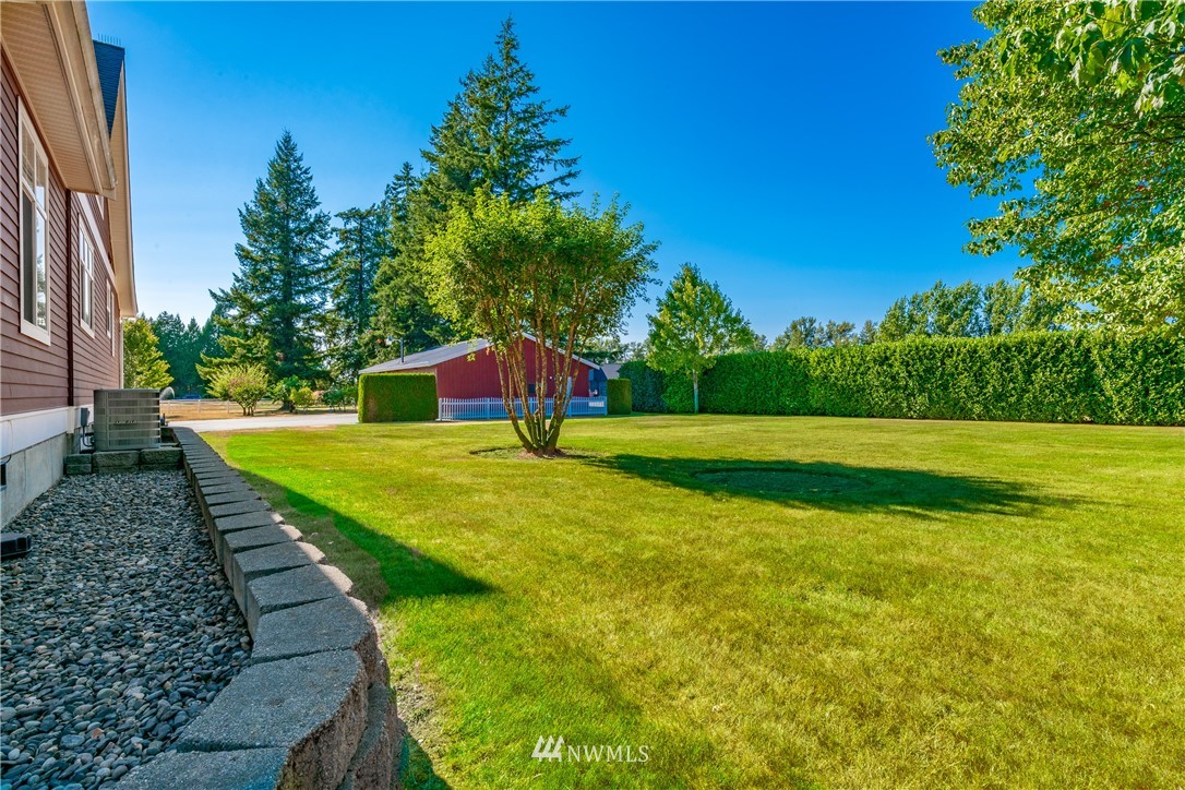 8293 Bob Hall Road Lynden, WA 98264 - Photo 4 of 40