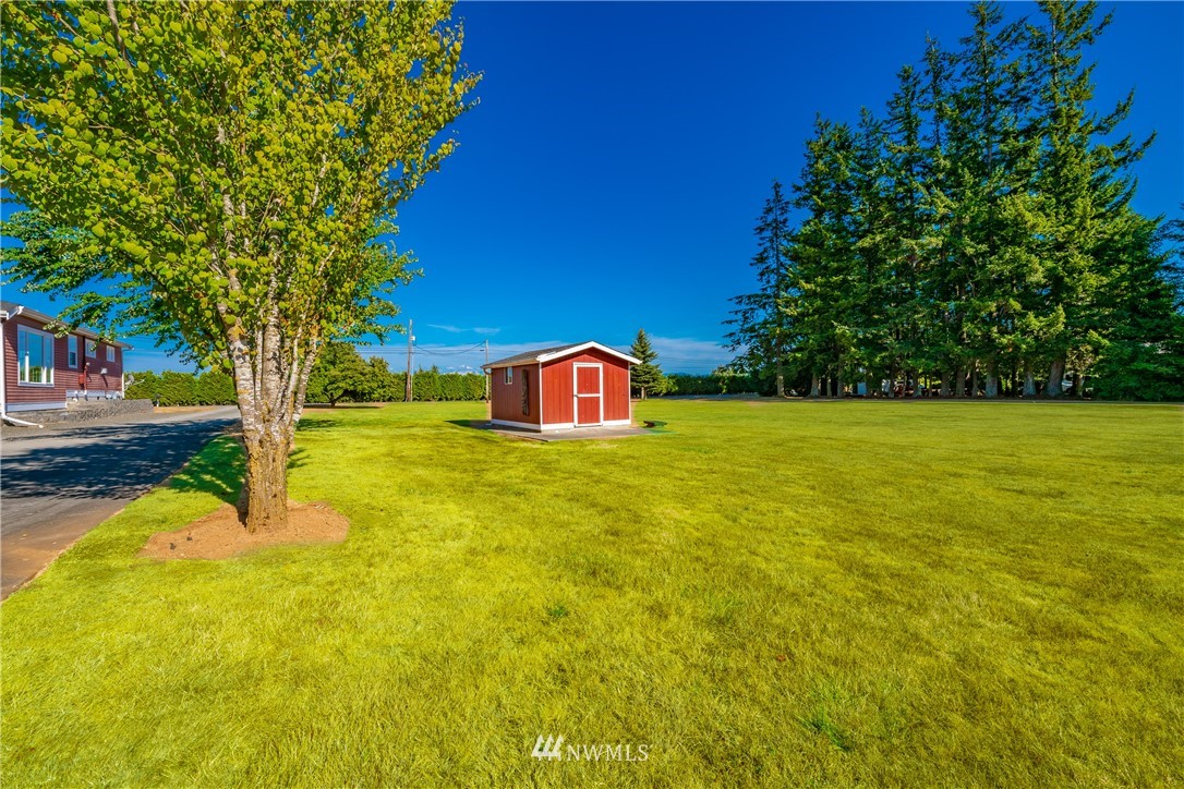8293 Bob Hall Road Lynden, WA 98264 - Photo 10 of 40