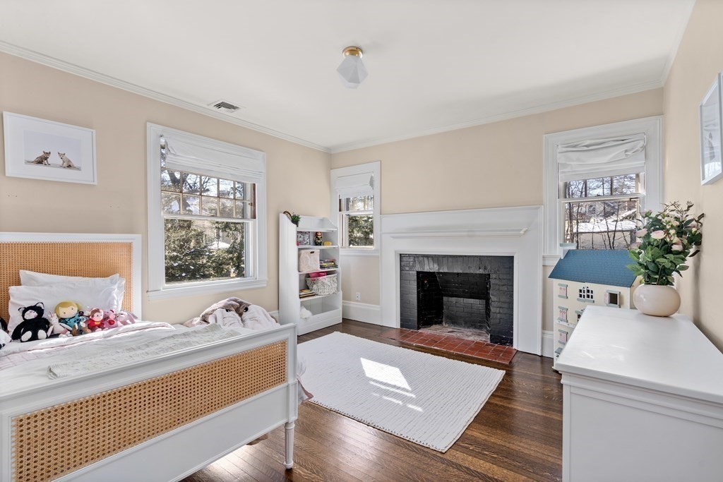 3 Alwyngton Road Brookline, MA 02467 - Photo 14 of 22