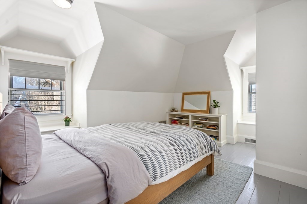 3 Alwyngton Road Brookline, MA 02467 - Photo 17 of 22