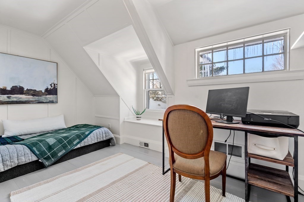 3 Alwyngton Road Brookline, MA 02467 - Photo 18 of 22