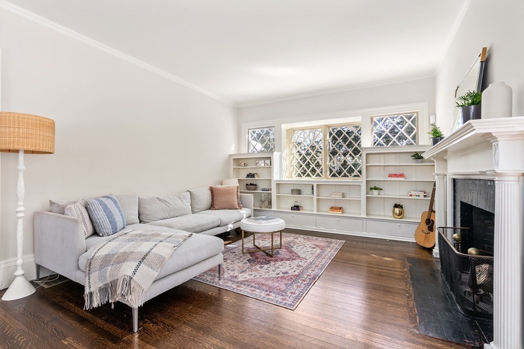 3 Alwyngton Road Brookline, MA 02467 - Photo 5 of 22