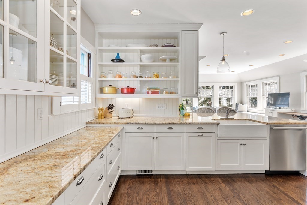 3 Alwyngton Road Brookline, MA 02467 - Photo 8 of 22