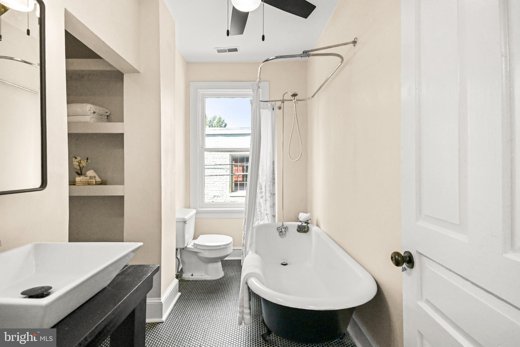 23 West 4th Street Frederick, MD 21701 - Photo 15 of 105 2nd Floor full Bath