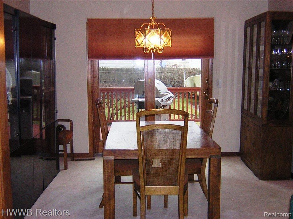 FORMAL DINING.jpg