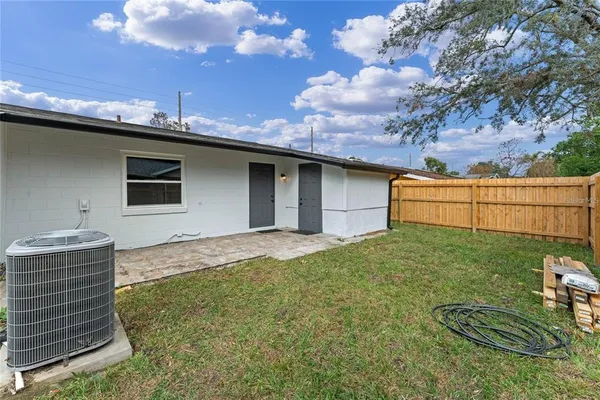 $1,900 | 2441 South Mills Avenue, Orlando, FL 32806